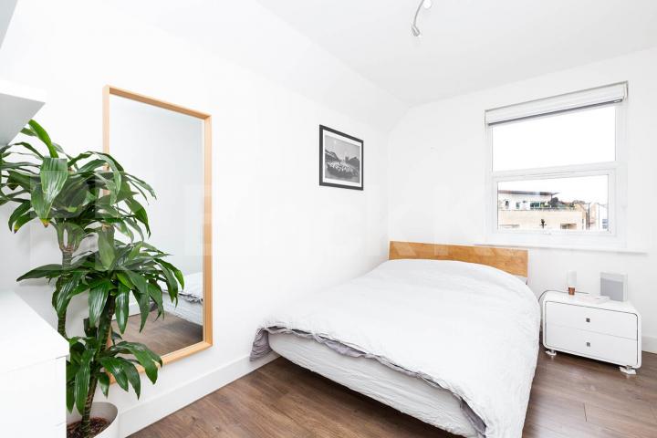 Nicely renovated 1 bedroom property located a minute walk to a station  Caledonian Road, Caledonian Road